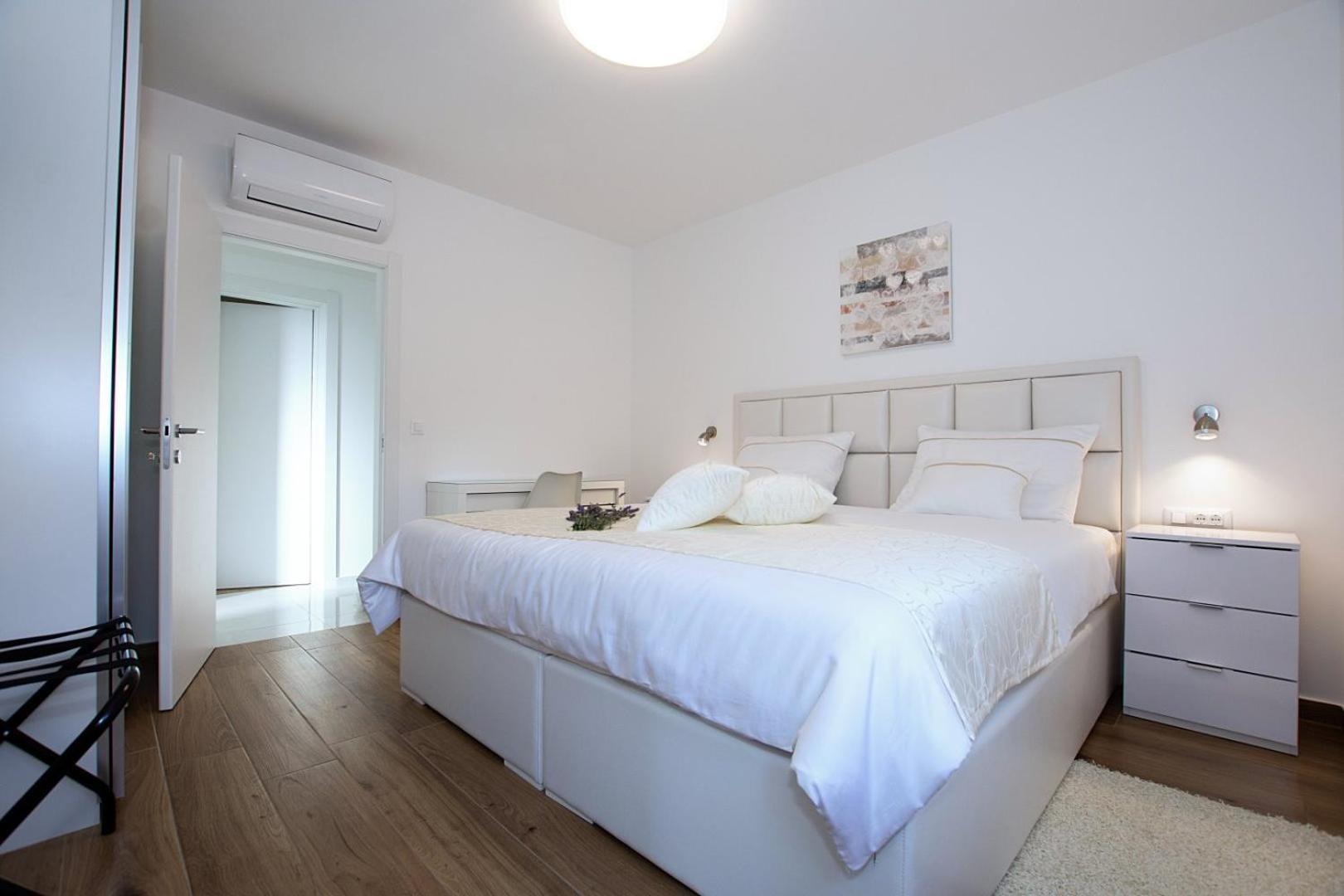 Villa Stella - Crowonder Luxury Rent Турань Экстерьер фото