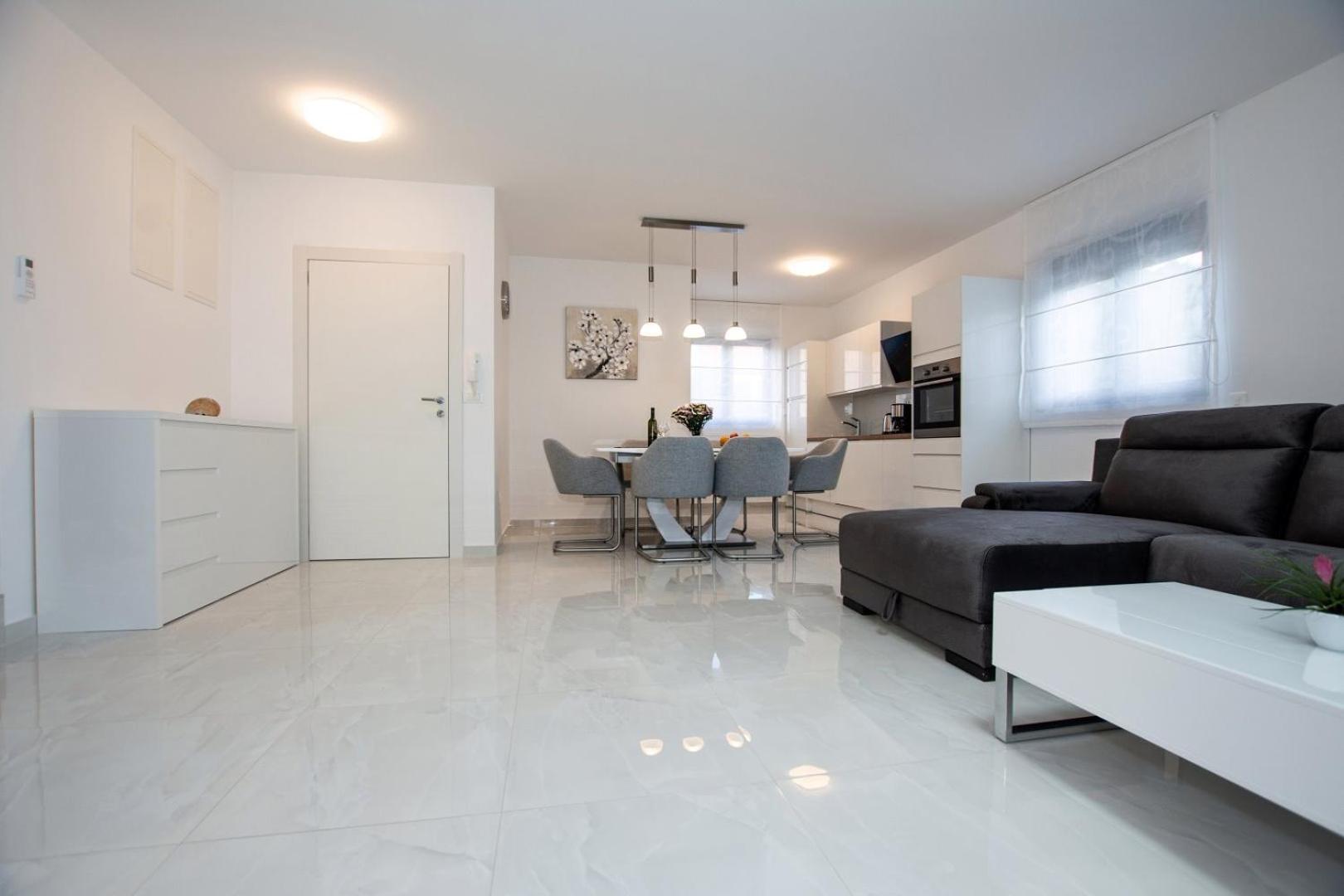 Villa Stella - Crowonder Luxury Rent Турань Экстерьер фото